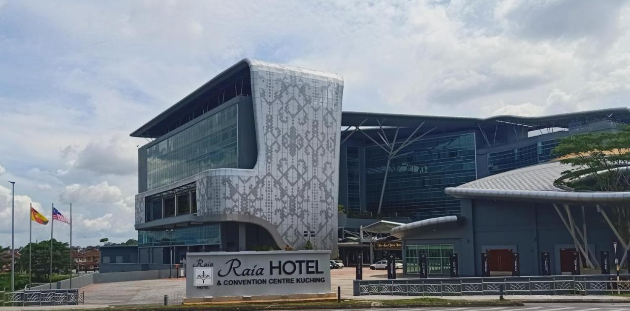 Raia Hotel & Convention Centre Кучінг Екстер'єр фото